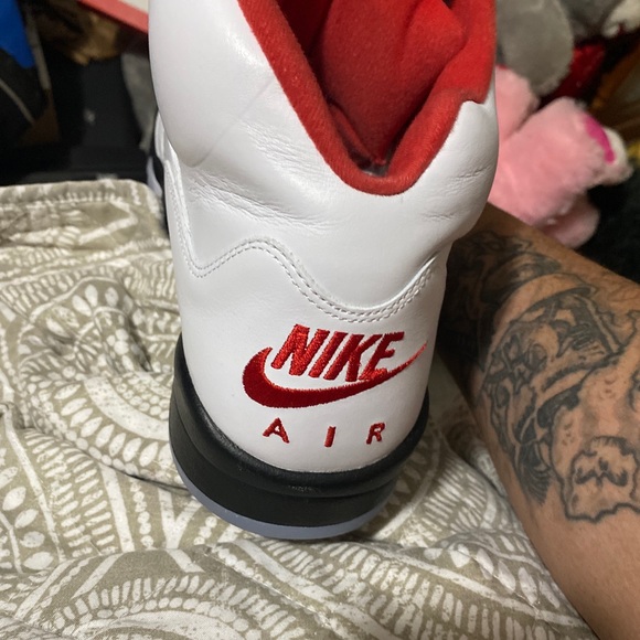 Air Jordan retro five main image 4